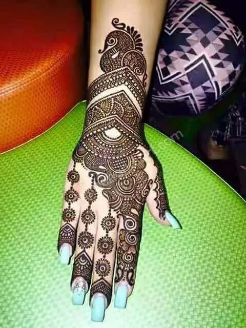 stylish-Mehndi