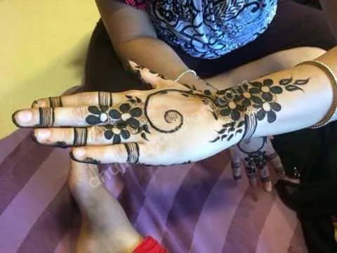 stylish-Mehndi